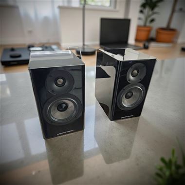 Acoustic Energy AE500 Standmount Speakers