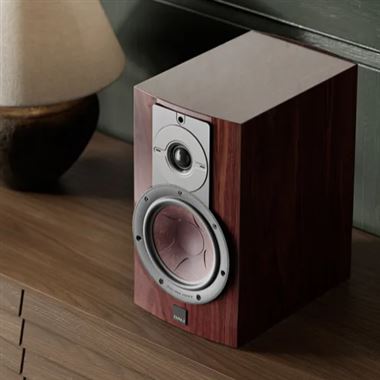 Dali Rubikore 2 Standmount Speakers in Hi Gloss Maroon, Ex-Display as new