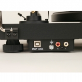 Pro-Ject Debut Carbon Phono USB Turntable