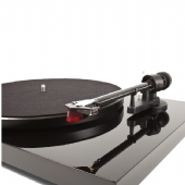 Pro-Ject Debut Carbon ( DC ) Turntable with 2M Red cartridge & Perspex Dust Cover