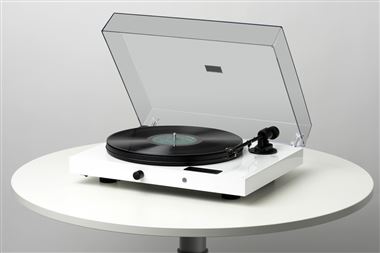 Pro-Ject Juke Box E all-in-one turntable Bluetooth Streaming system with optional matching speakers