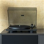 Pro-Ject Primary E Turntable inc. Lid and Cartridge